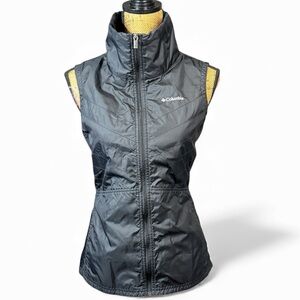 Columbia high necked black full zip vest Women’s size medium | ak